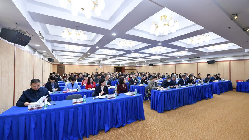 对于报班费用，我们不能仅仅看数字，更要关注性价比。以下是一些衡量性价比的要点：